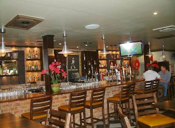 south-africa/pretoria/silver-lakes/bar/machics-restaurant-and-alehouse