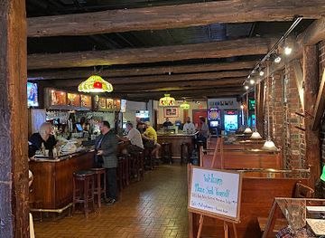 pennsylvania/presque-isle-state-park/bar/plymouth-tavern