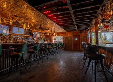 montana/flathead-lake/bar/spinnaker