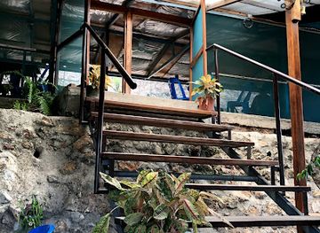 papua-new-guinea/oro-region/bar/bamboo-hut-kai-bar