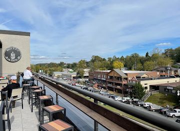 virginia/blue-ridge-parkway/bar/hook-eye-at-hampton-inn-blue-ridge