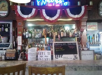 washington/the-skagit-valley/bar/evelyns-tavern