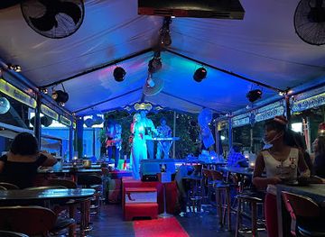 indonesia/bali/bar/red-carpet-champagne-bar