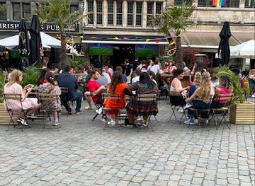 belgium/antwerp/antwerp-city-center/bar/bar-patron