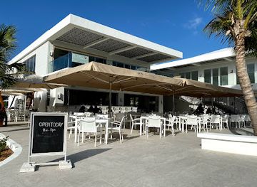 turks-and-caicos-islands/long-bay-beach/bar/the-terrace-on-grace-bay