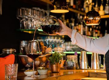 austria/salzkammergut/bar/herzkuchlfee-im-wolferl-wein