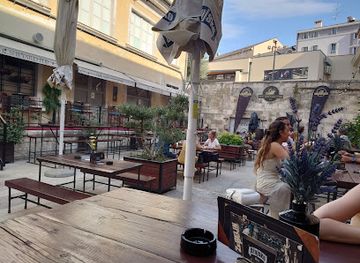 croatia/pula/bar/the-shipyard-pub