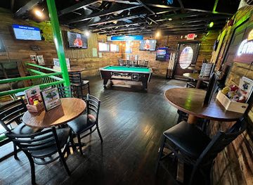 missouri/table-rock-lake/bar/crazy-craig-s-treehouse