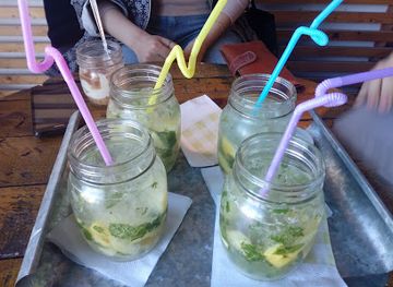 tunisia/bizerte/bar/juice-box