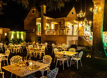 Garden Bar & Wine