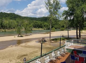missouri/current-river/bar/the-landing-current-river