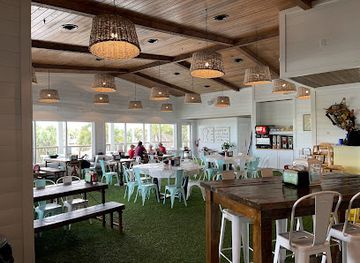 Picnic Beach Bar & Grill