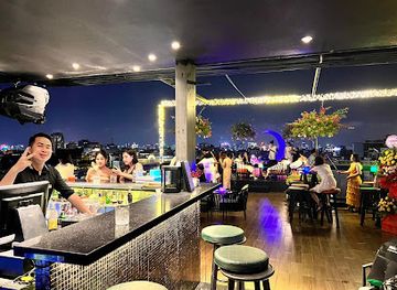 vietnam/northeast/bar/starlight-skybeer