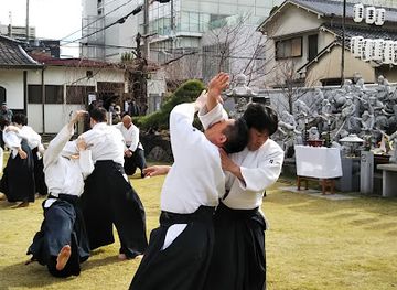 japan/osaka/tennoji/bar/livebar-refuge