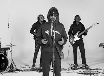 zambia/kalambo-falls-area/bar/chez-ntemba