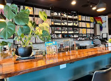 idaho/coeur-d-alene/bar/stylus-wine-and-vinyl-bar
