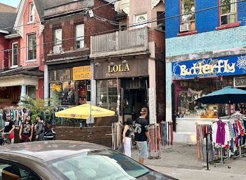 canada/toronto/kensington-market/bar/lola