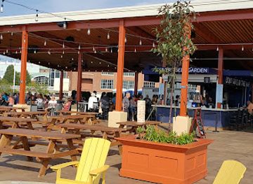 pennsylvania/erie/presque-isle-state-park/bar/oliver-s-rooftop