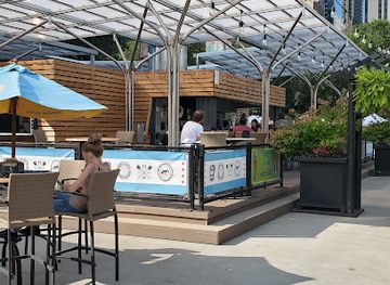 illinois/chicago/millennium-park/bar/double-clutch-at-millennium-hall