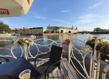 Ponton Pub & Bar