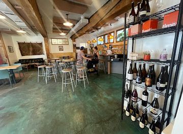 washington/columbia-river-gorge/bar/hood-river-common-house