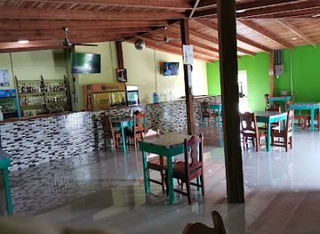 costa-rica/nicoya-peninsula/bar/macho-s-bar