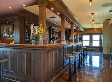 ohio/geneva-on-the-lake/bar/the-black-door-tavern