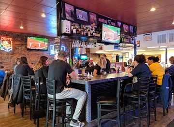 illinois/western-illinois/bar/chick-s-on-the-square