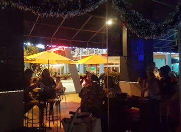 ecuador/manta/bar/plaza-del-sol-manta