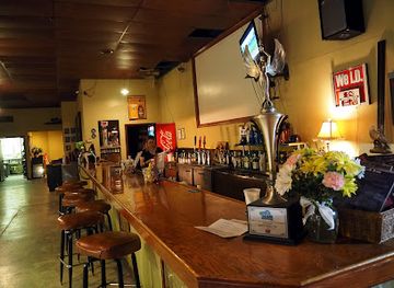 kansas/marais-des-cygnes/bar/cookie-s-long-shots-bar-grill