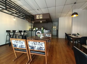 brunei/tutong-river/bar/food-o-clock