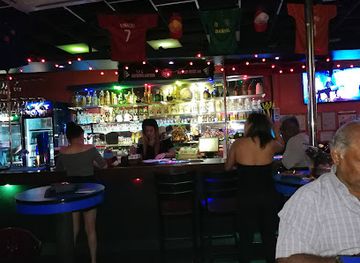 malaysia/east-coast/bar/waves-bistro