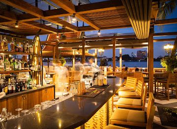 thailand/chao-phraya-river-basin/bar/longtail-by-the-river