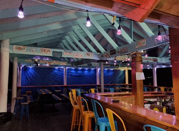 the-bahamas/rum-cay/bar/sundowners-bar-restaurant