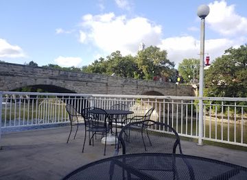 iowa/backbone-state-park/bar/schera-s-algerian-american-restaurant