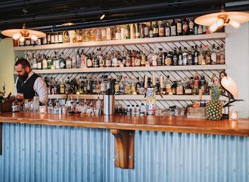 canada/halifax/bar/field-guide