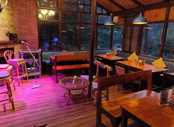 india/manali/bar/the-lazy-dog-lounge-best-riverside-cafe-live-music-food-and-drinks-restro-bar-best-restaurant-manali