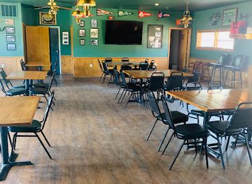 ohio/ohio-river-valley/bar/river-queen-tavern