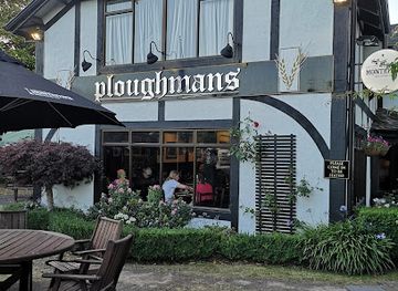 new-zealand/taupo/bar/ploughmans-restaurant