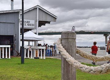 australia/coorong/bar/wharf-barrel-shed