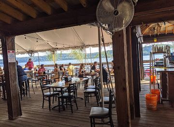 maryland/elk-neck-state-park/bar/lee-s-landing-dock-bar