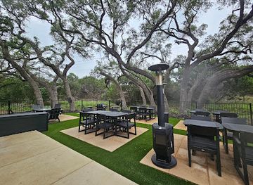 texas/hill-country/bar/indulge-wine-bar