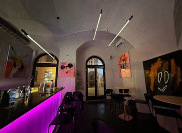 slovakia/dolina/bar/juicy-cocktail-streetbar