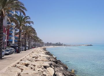 lebanon/tyre-coast/bar/starbucks