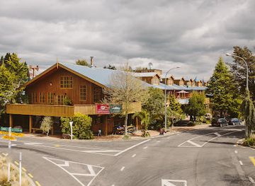 new-zealand/tongariro-national-park/bar/powderhorn-chateau