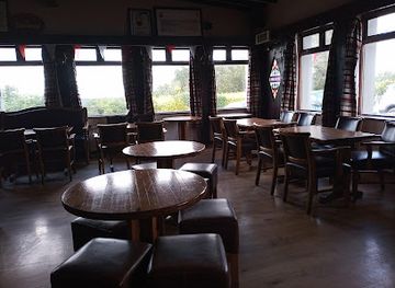 ireland/wicklow-mountains/bar/dj-cullen-lake-view-lounge