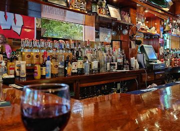 new-york/the-hamptons/bar/corner-bar