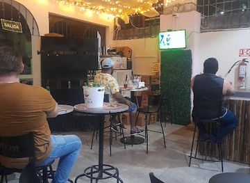 mexico/campeche/bar/coco-bongo-paradise