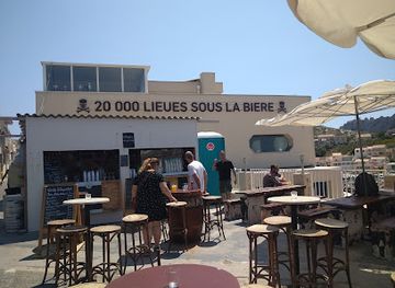 france/marseille-calanques/bar/20-000-lieues