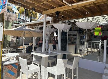 british-virgin-islands/tortola/bar/paradise-club-lounge-bar-restaurant